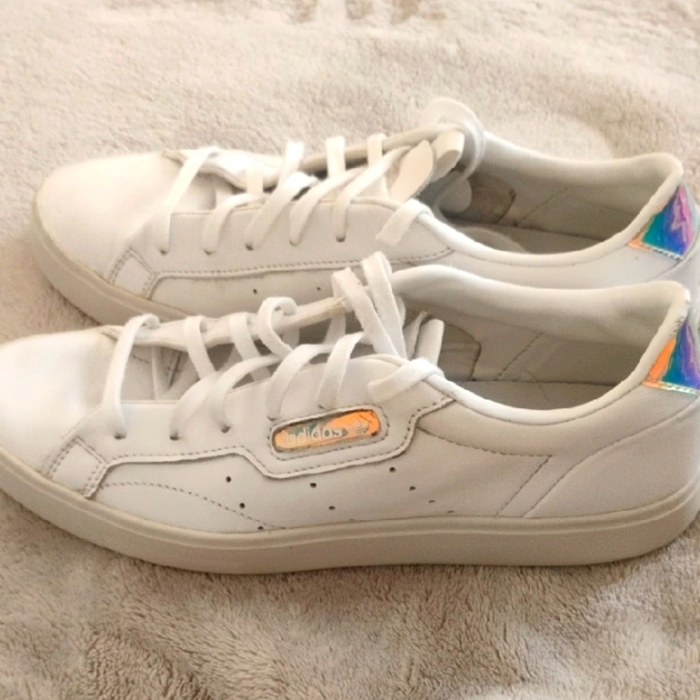 Adidas White Minimalist Sneakers Low-Top Design Size 8 - Picture 2 of 6